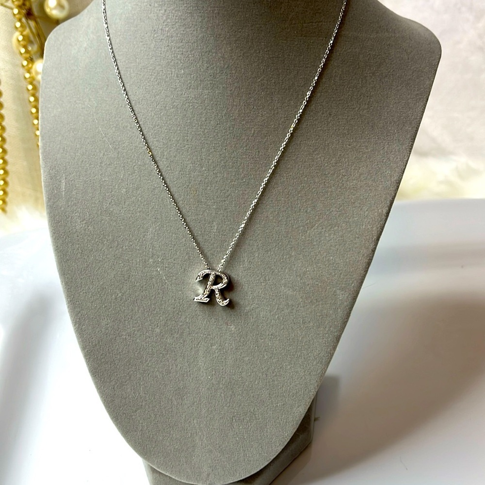 14k WHITE GOLD & DIAMOND  “R” INTIAL NECKLACE - Picture 2 of 8